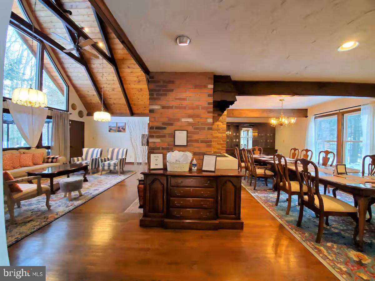 POCONO FARMS - Residential