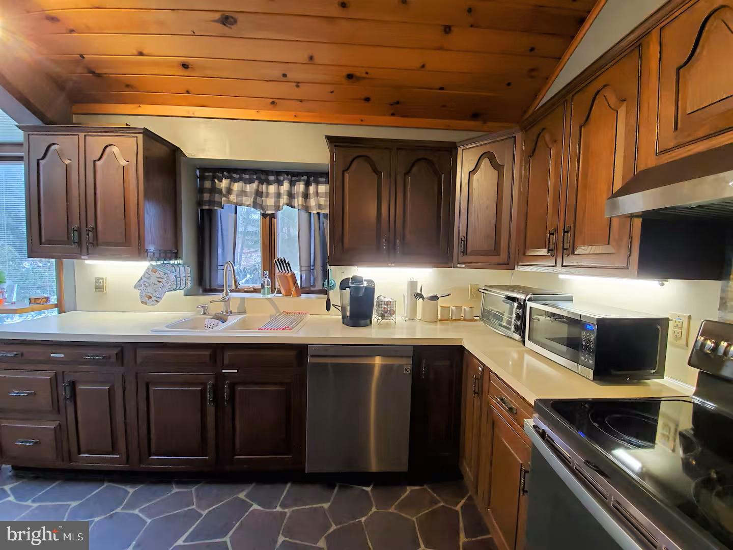 POCONO FARMS - Residential