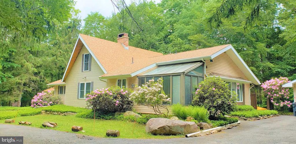 Photo of 1271 Kilmer Road, TOBYHANNA, PA 18466 (MLS # PAMR2005576)