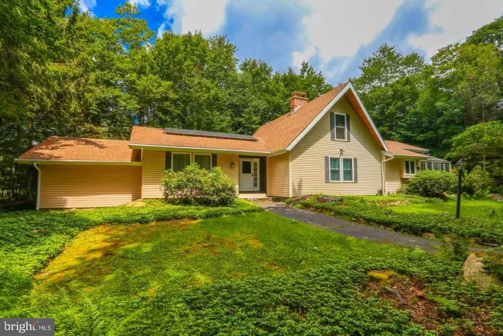 Photo of 1271 Kilmer Road, TOBYHANNA, PA 18466 (MLS # PAMR2005576)