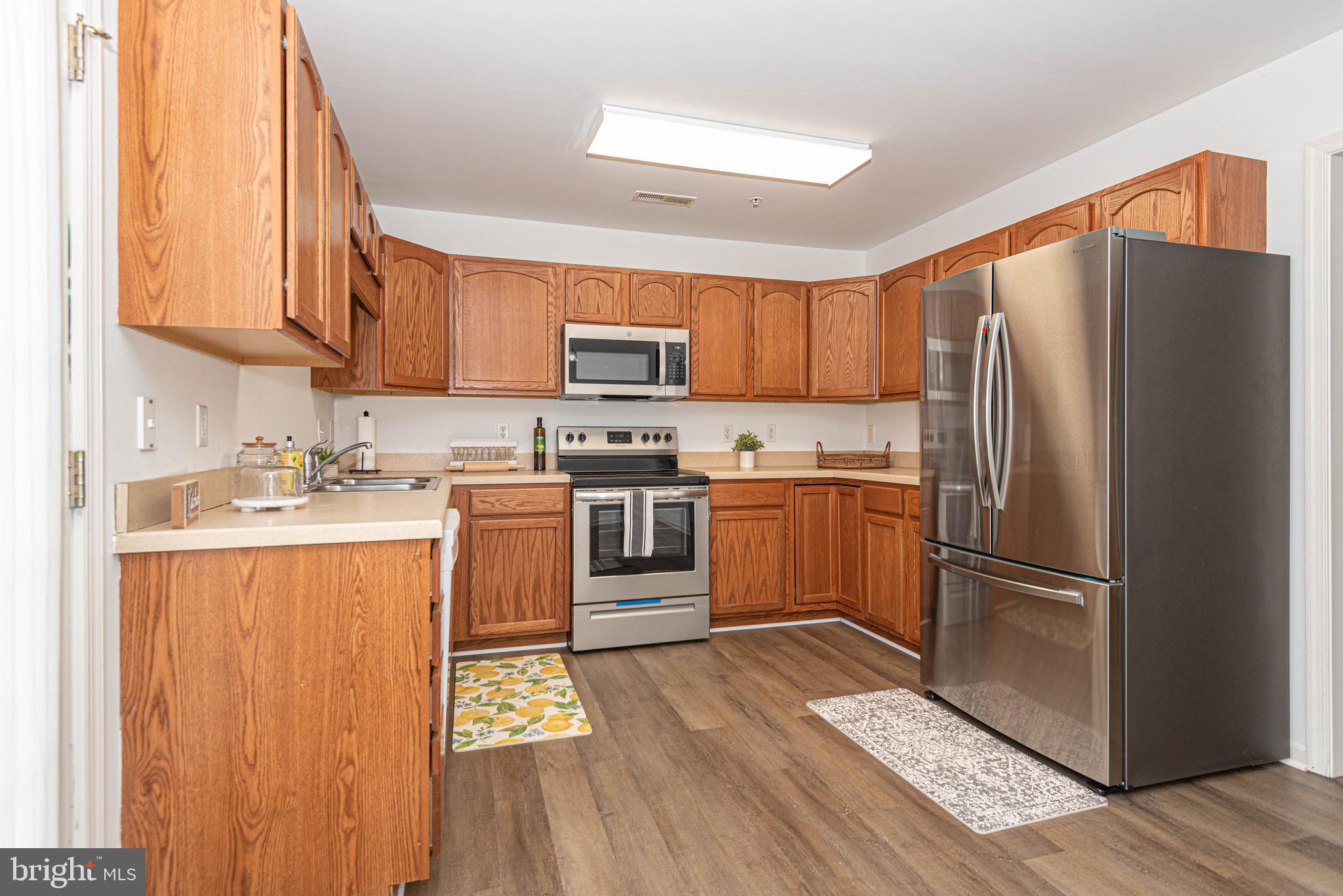 VILLAGES AT PARSONS LAKE - Residential