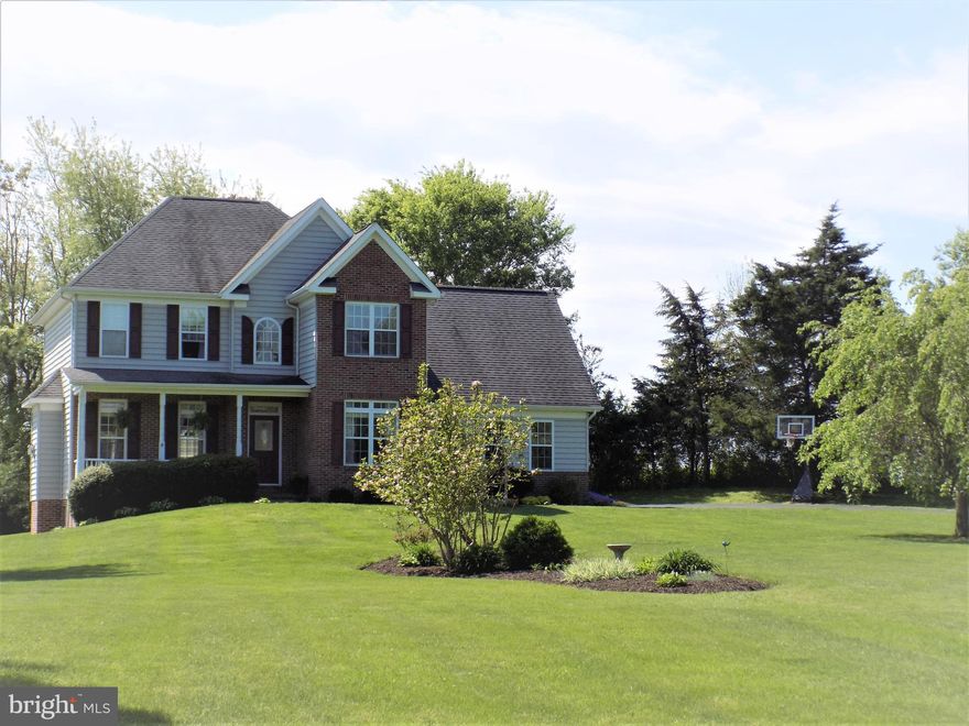 - BEAUTIFUL SETTING & EXTRAORDINARY CURB APPEAL IN AWESOME COMMUNITY *** SELLER PROMISES MOVE-IN CONDITION *** --- Compare to New -- Lot Size---Established Community -- $35k in Extra's! ****Bright, Open Floorplan*****Beautiful Country Setting w/Room to Spread Out Yet a Great Commuter-Friendly LOCATION 5 Mins to Town & Just 1.5 Miles to the 4 Lane  ****Search Culpeper County up to $500k---THE ONLY 4 Bedroom 3 Level 2 Car Garage Home on 3+ Acres w/ 2100+ Sq Ft Finished & Bedroom Level Wood Floors****MAINTENANCE-FREE DECK--hottub ready***GAS LOG Fireplace** 6 Ceiling Fans**Newer Washer & Dryer --bedroom level!***PAVED DRIVE & PARKING PAD***3.8 Acres --- SPACE TO GROW ...Room for POOL, Big open Area for ball play, ...do RV travel? ---bring your RV? (rules incl hidden from street,etc)***BRAND New Garage Door***Tray Ceiling at MASTER SUITE**9 ft Walk-in Closet****Oversized Master Bath w/Twin Vanity Top, Sep. Shower, Ceramic Floor***WATER HEATER Replaced***BOSCH Extra-Quiet Dishwasher--2015****Covered Entry Brick & Concrete Porch***3 FULL LEVELS***FULL GROUND LEVEL Heated WALKOUT Basement***2-Story Foyer**9 Ft Ceilings****LOW TAXES****LOW HOA ($220 yr)***STATE MAINTAINED RD***Plenty of Dining Space w/Separate Dining Rm (used as home ofc/den)***Golf available at Culpeper's private club--- 18 hole course, a competition sized pool & tennis courts -- just 5  mins from property!  Call club for fees.***FARMER'S MARKET IS OPEN, DAVIS ST E ACROSS FROM THE DEPOT - Saturday's til 12***HSA WARRANTY