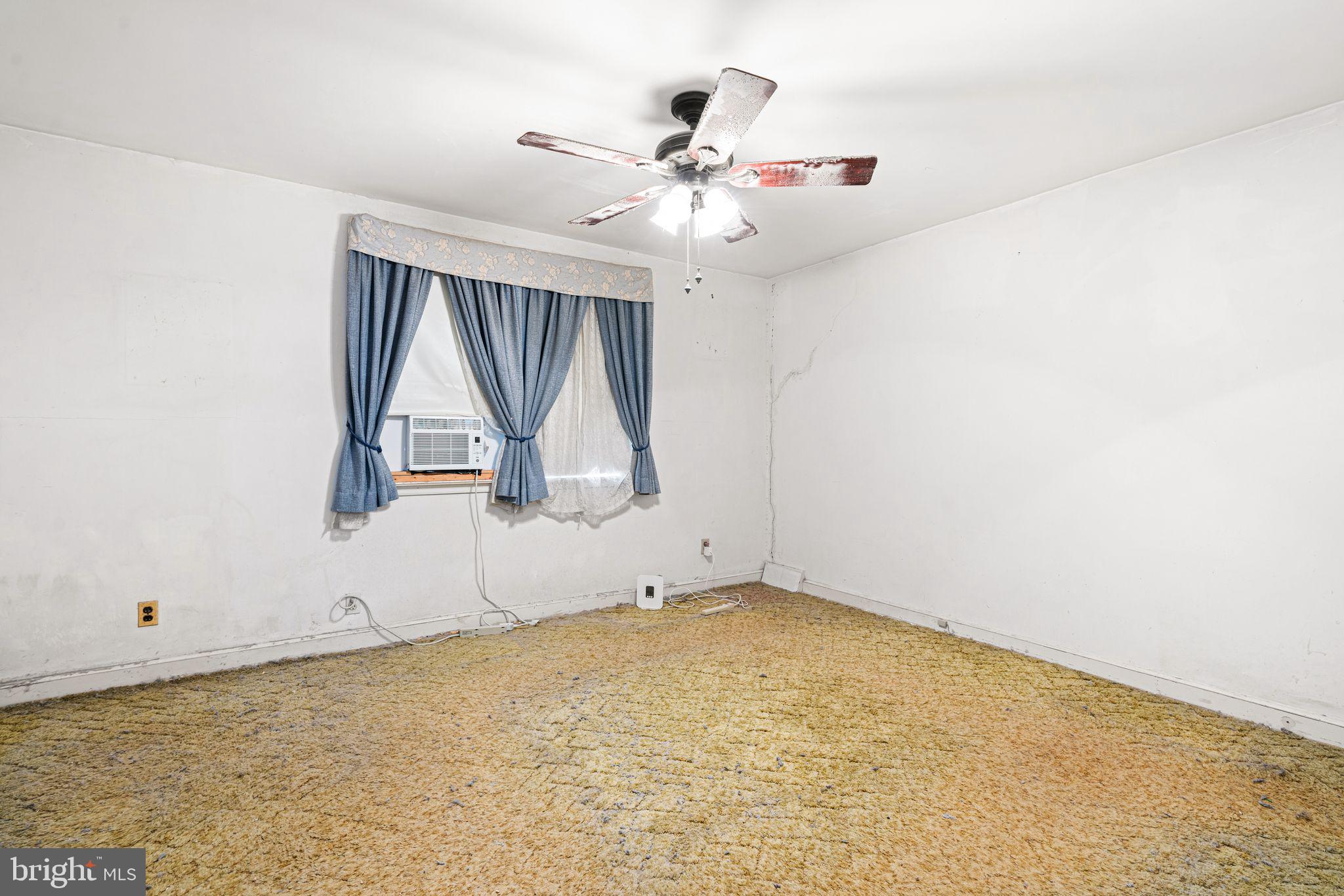 LAWNDALE - Residential