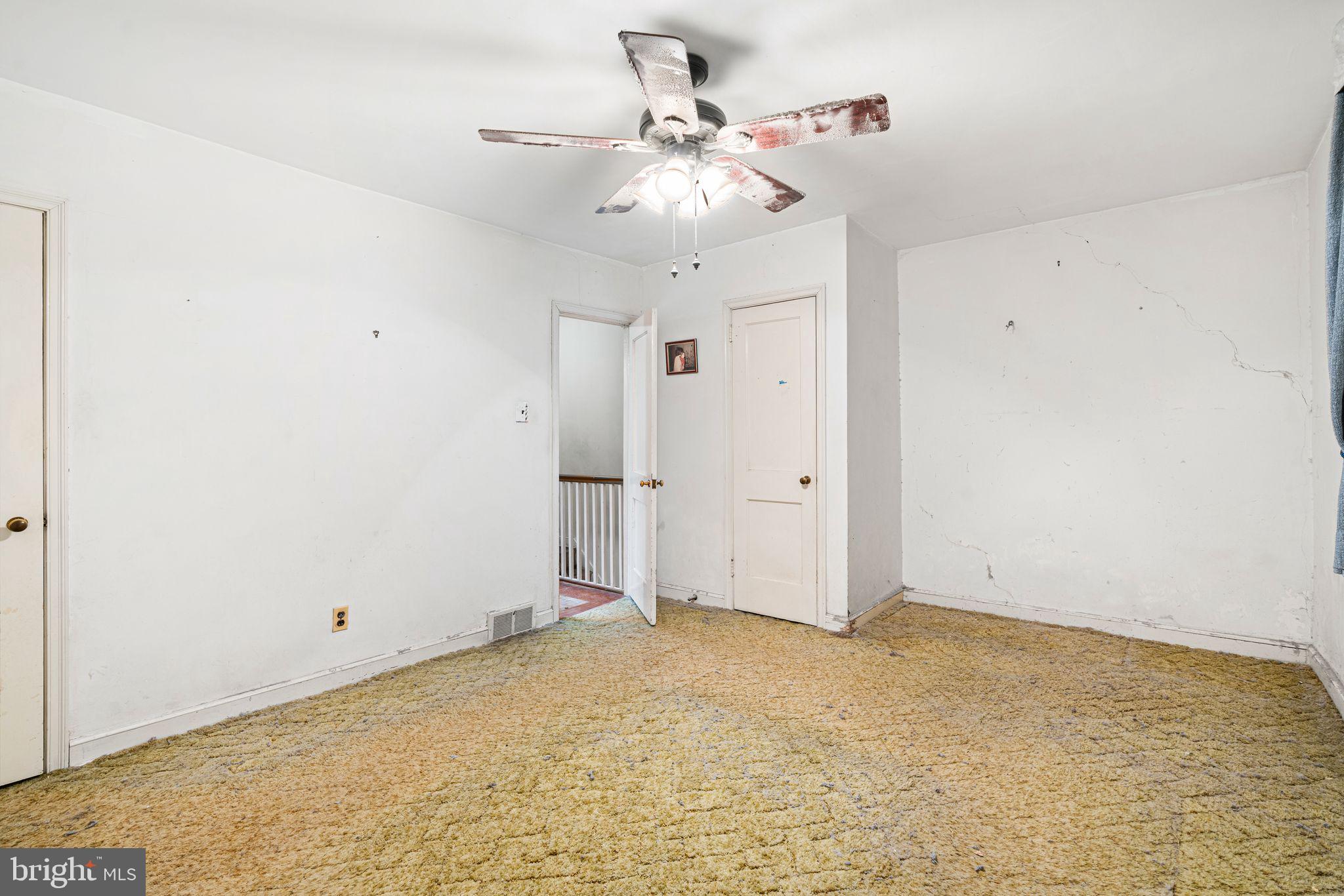 LAWNDALE - Residential