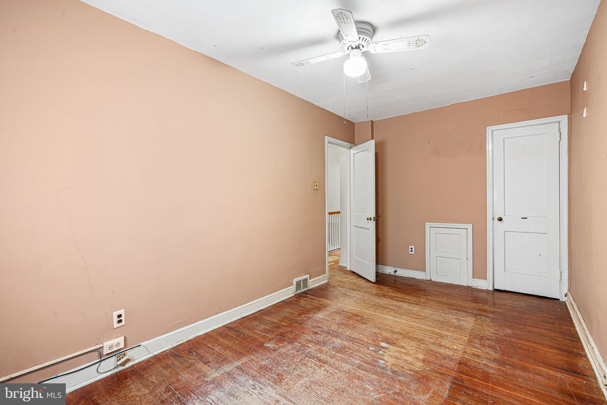 LAWNDALE - Residential