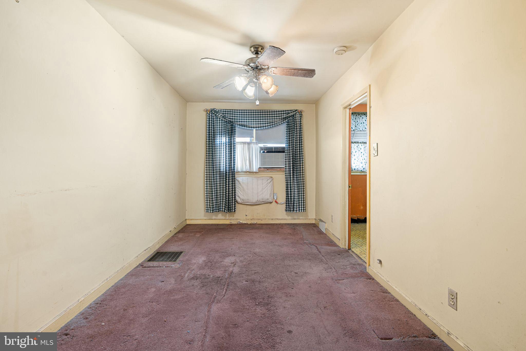 LAWNDALE - Residential