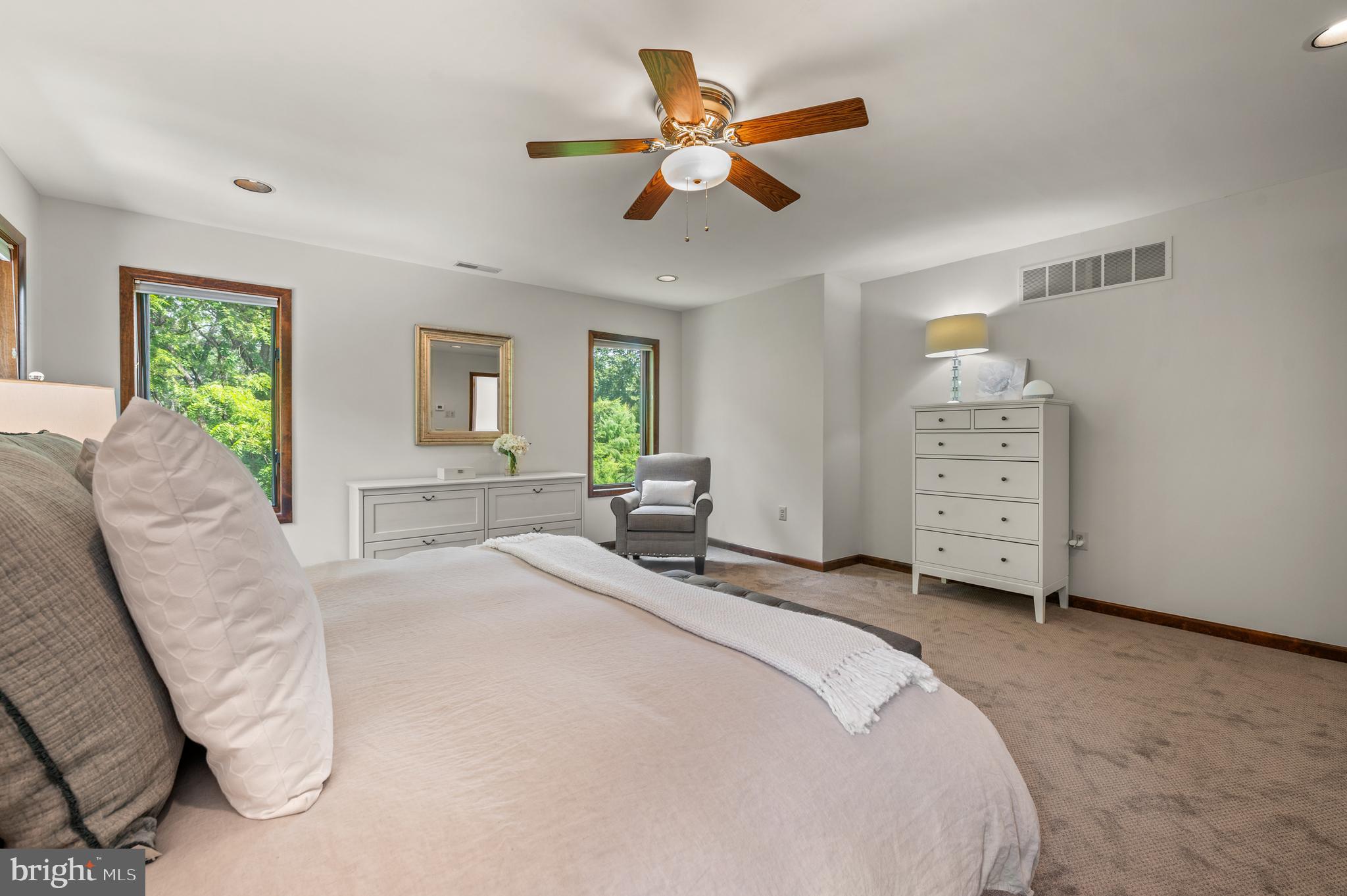 HIDDEN VALLEY - Residential