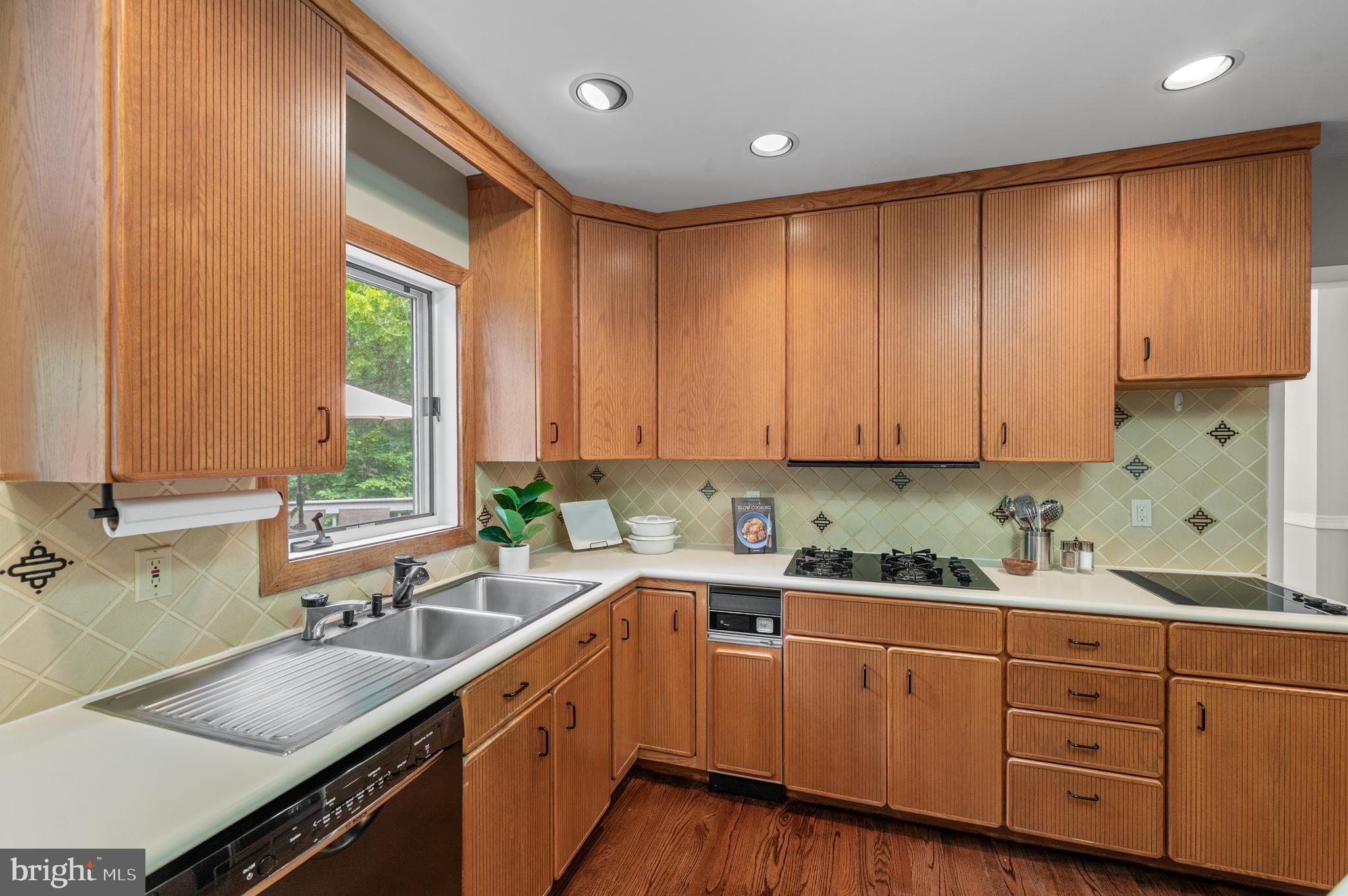 HIDDEN VALLEY - Residential