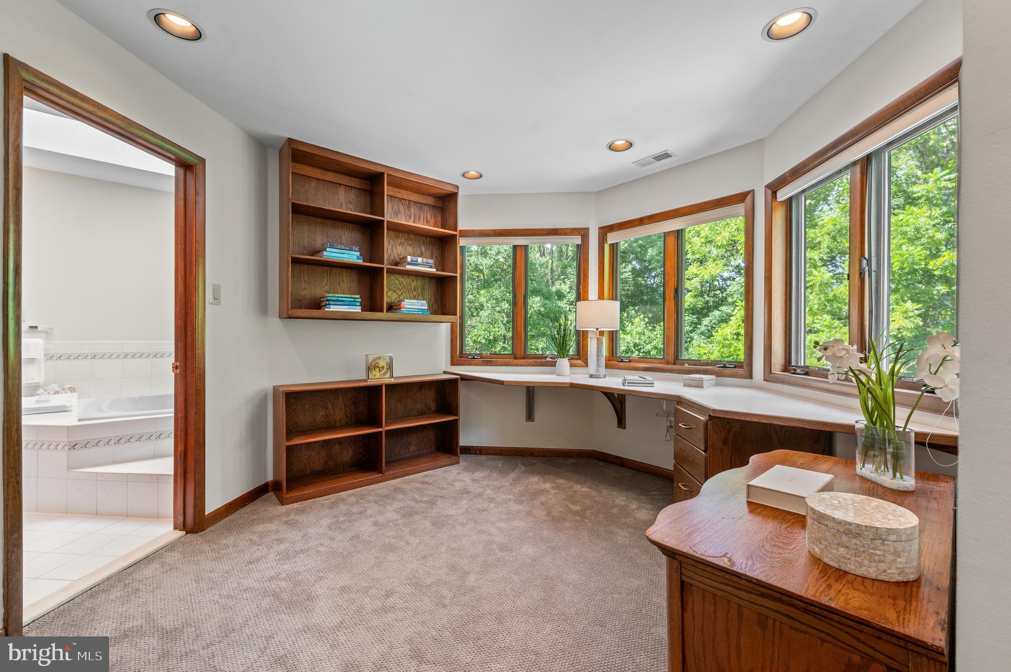 HIDDEN VALLEY - Residential