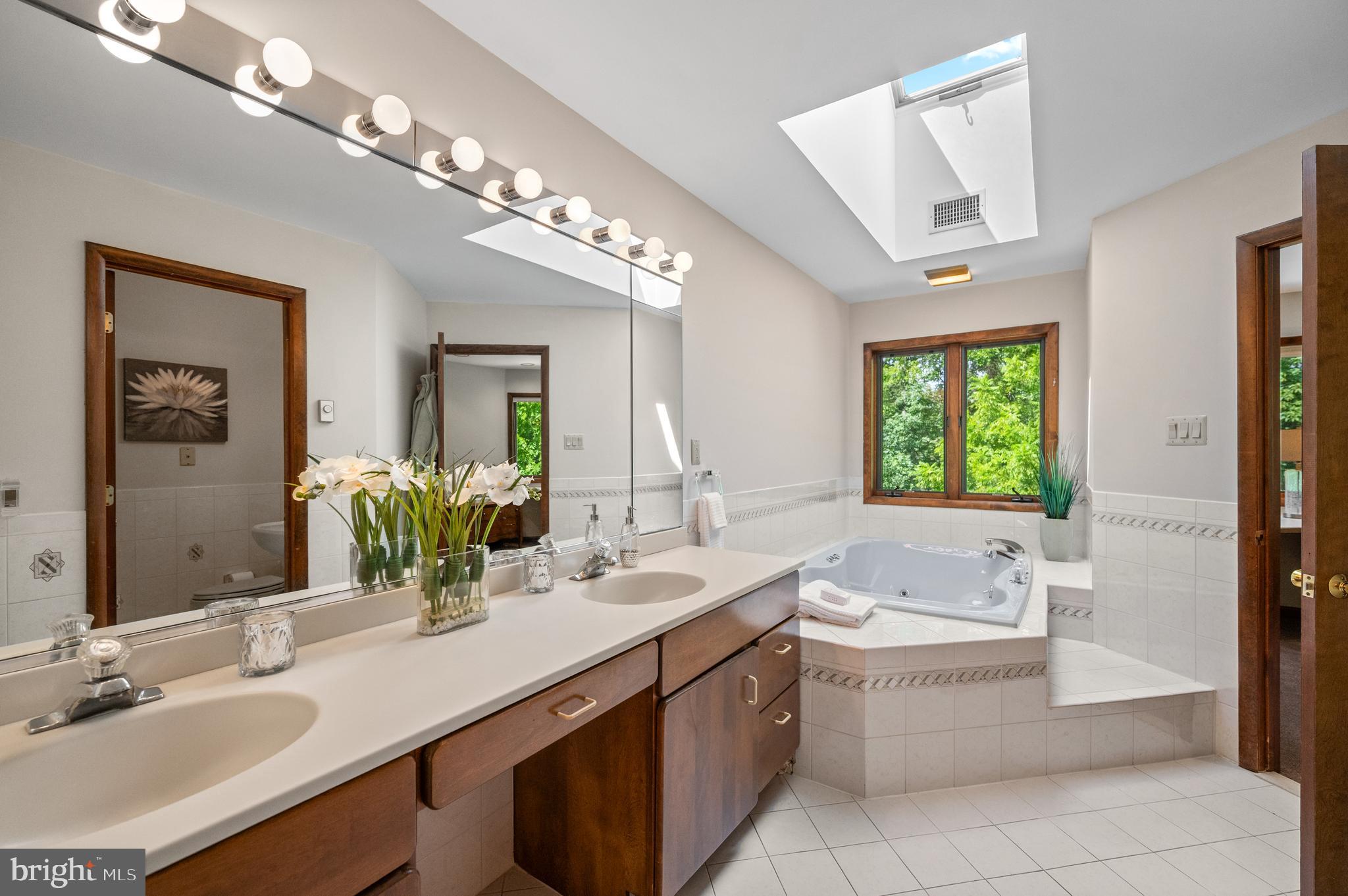 HIDDEN VALLEY - Residential