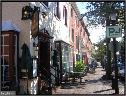 HUNTINGTON STATION - Residential