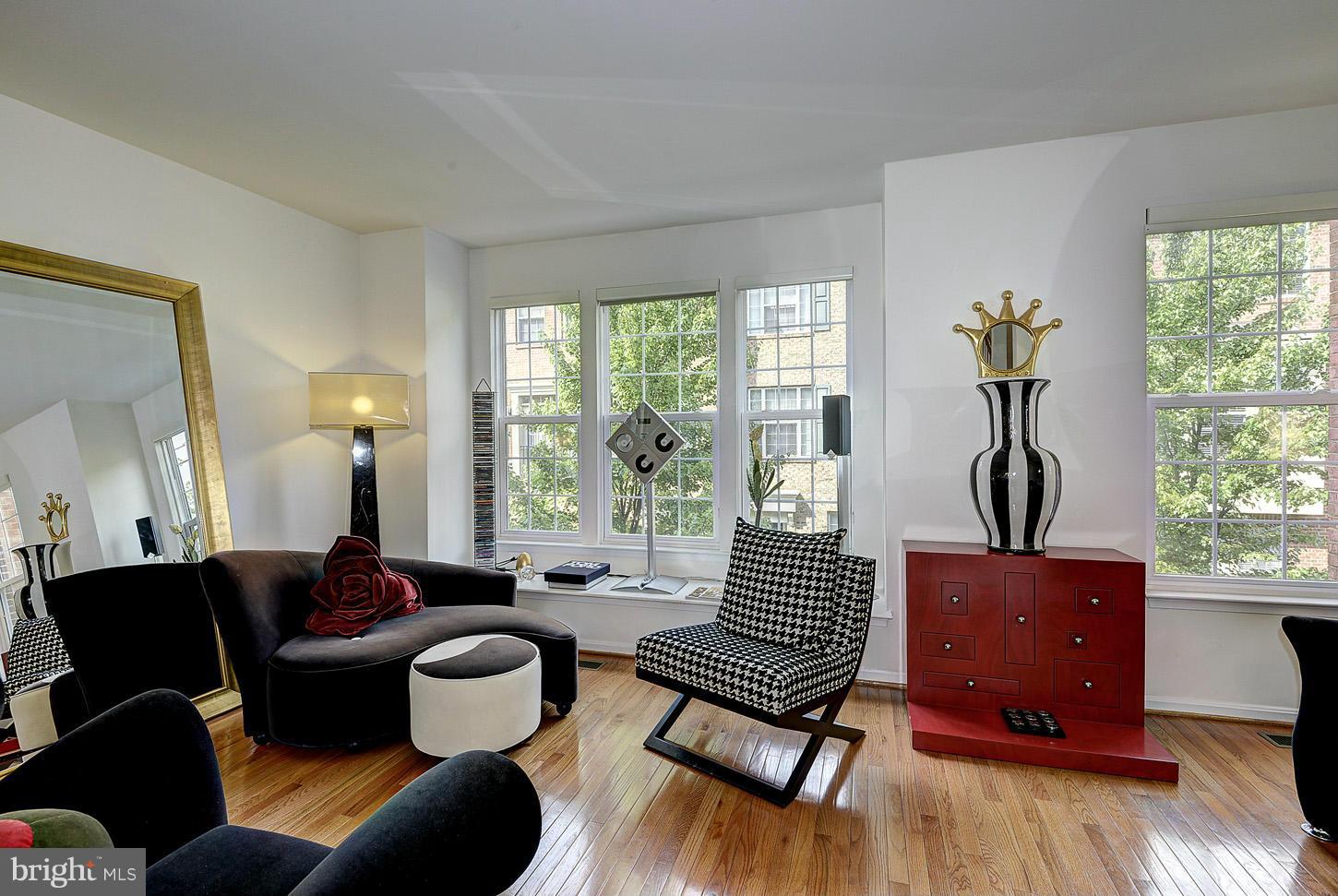 HUNTINGTON STATION - Residential