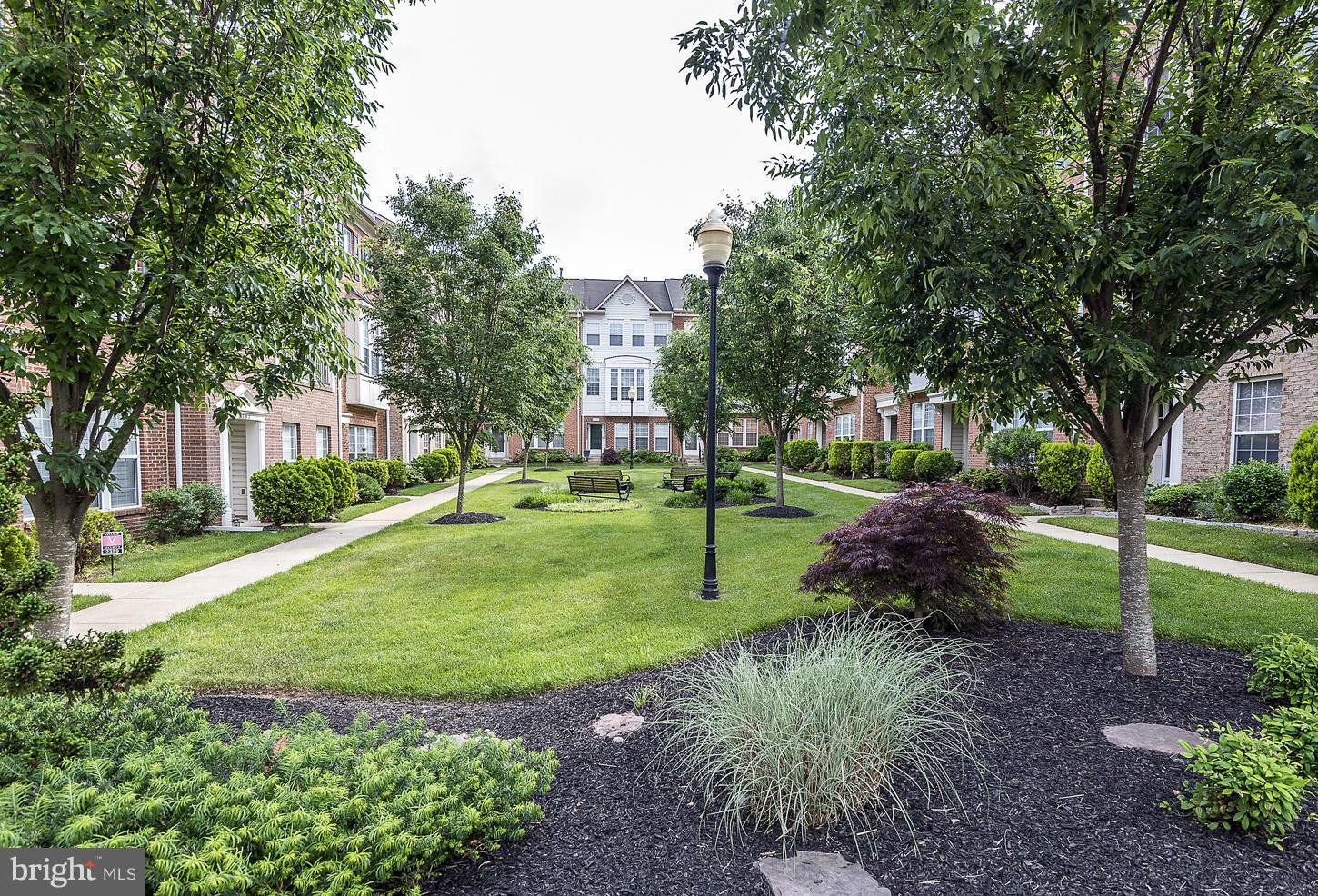 HUNTINGTON STATION - Residential