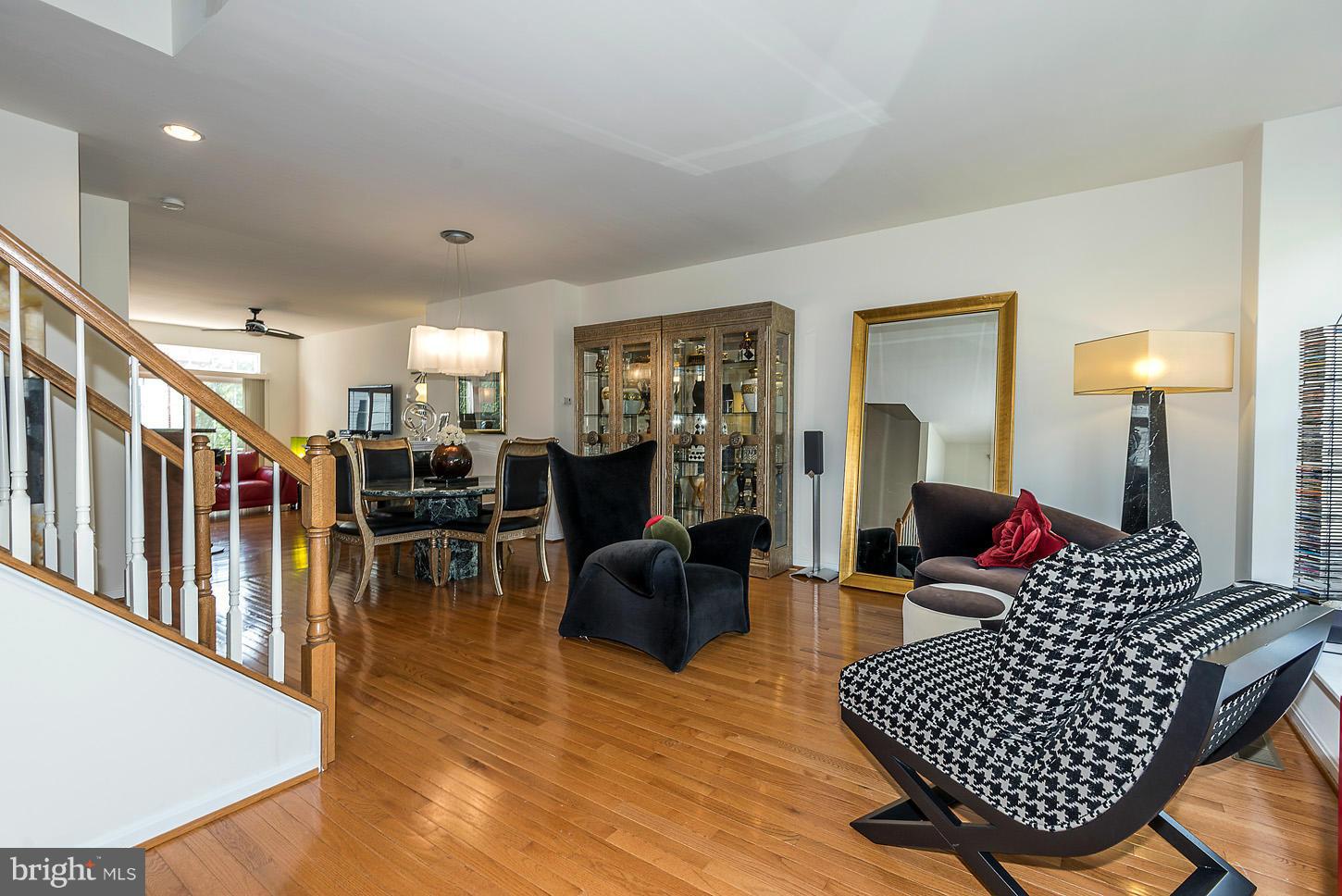 HUNTINGTON STATION - Residential