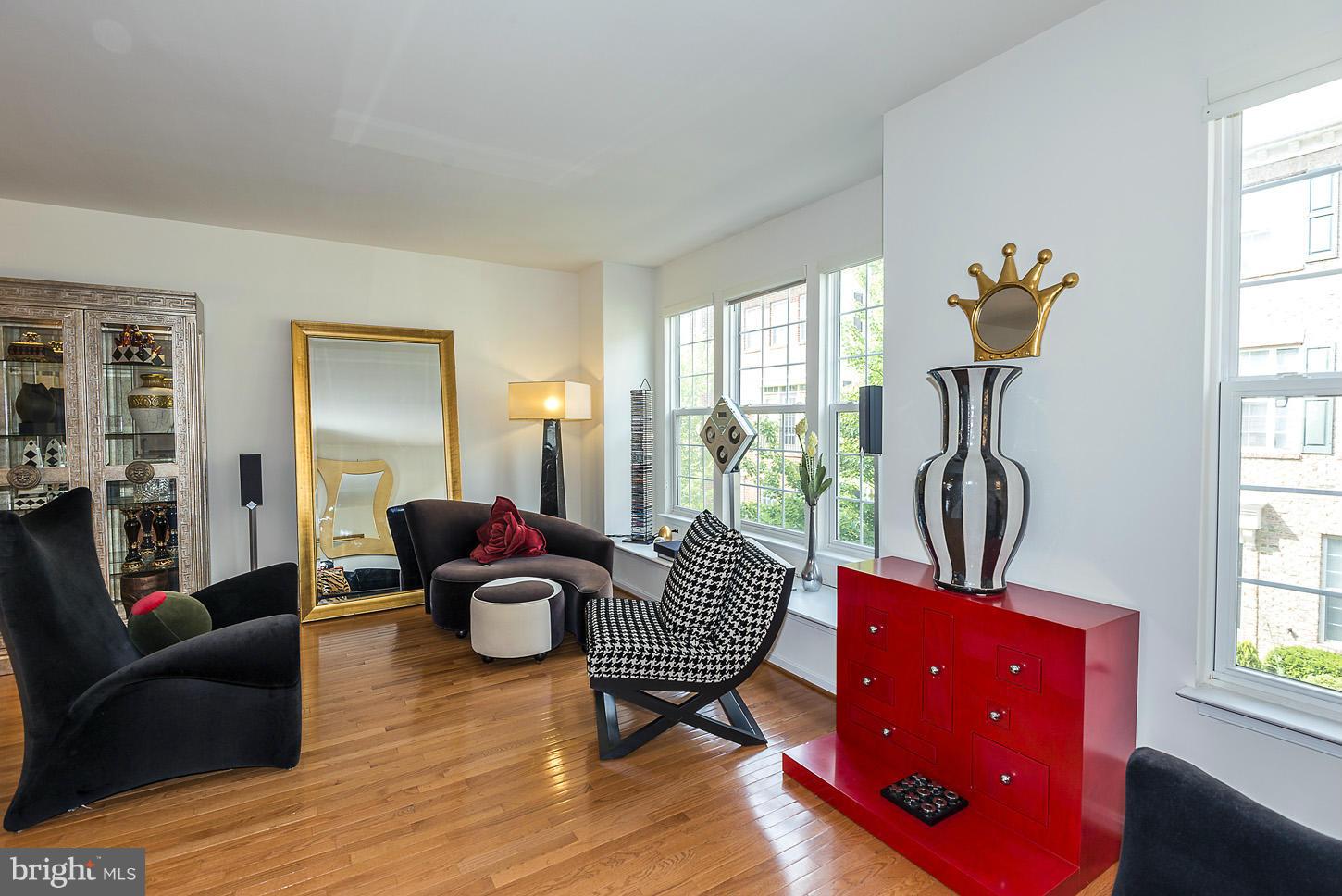 HUNTINGTON STATION - Residential