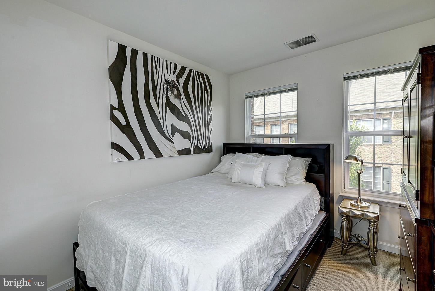 HUNTINGTON STATION - Residential