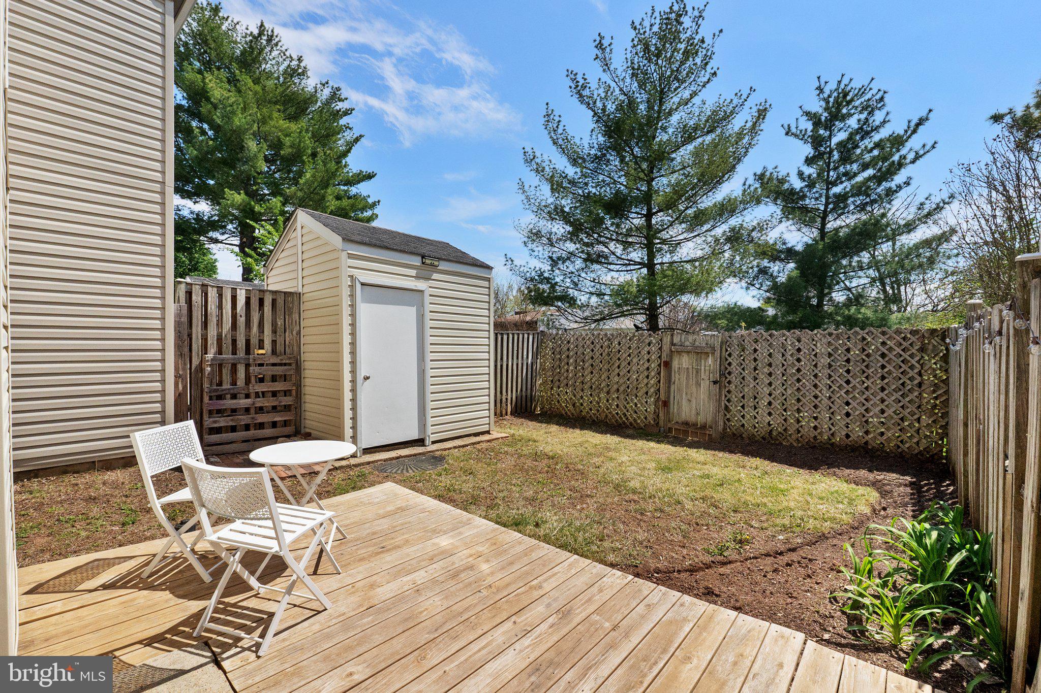 LONDON TOWN WEST - Residential