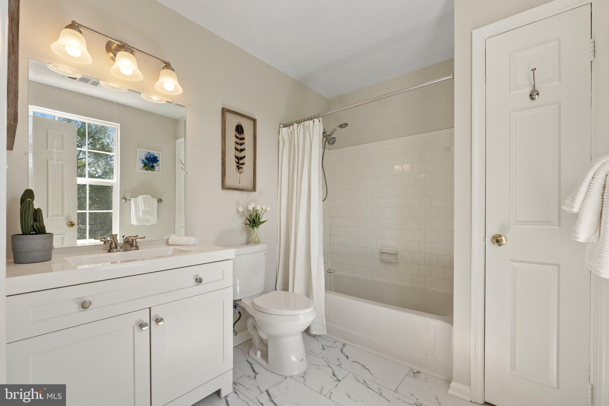 LONDON TOWN WEST - Residential