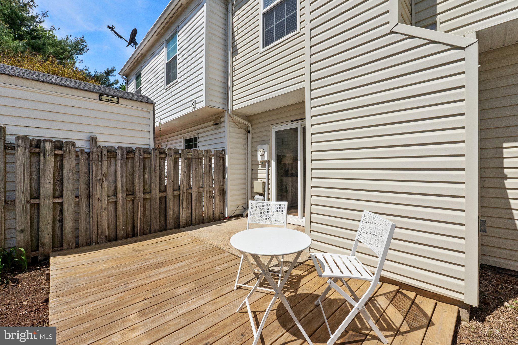 LONDON TOWN WEST - Residential