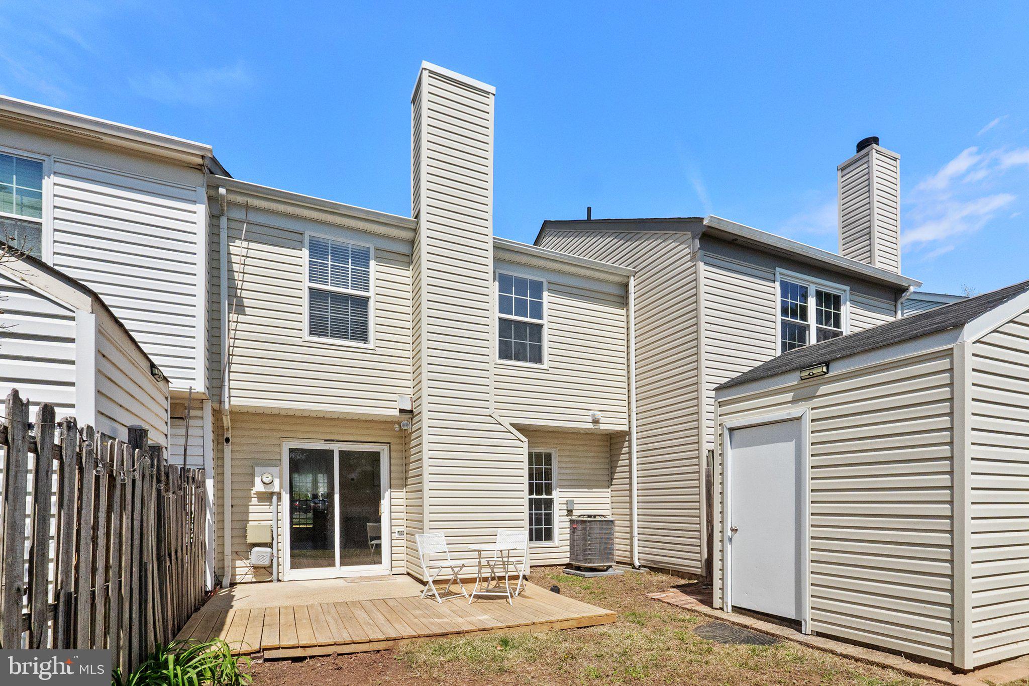 LONDON TOWN WEST - Residential