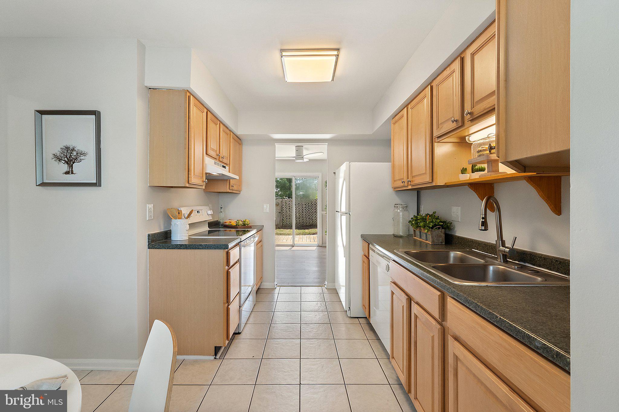 LONDON TOWN WEST - Residential