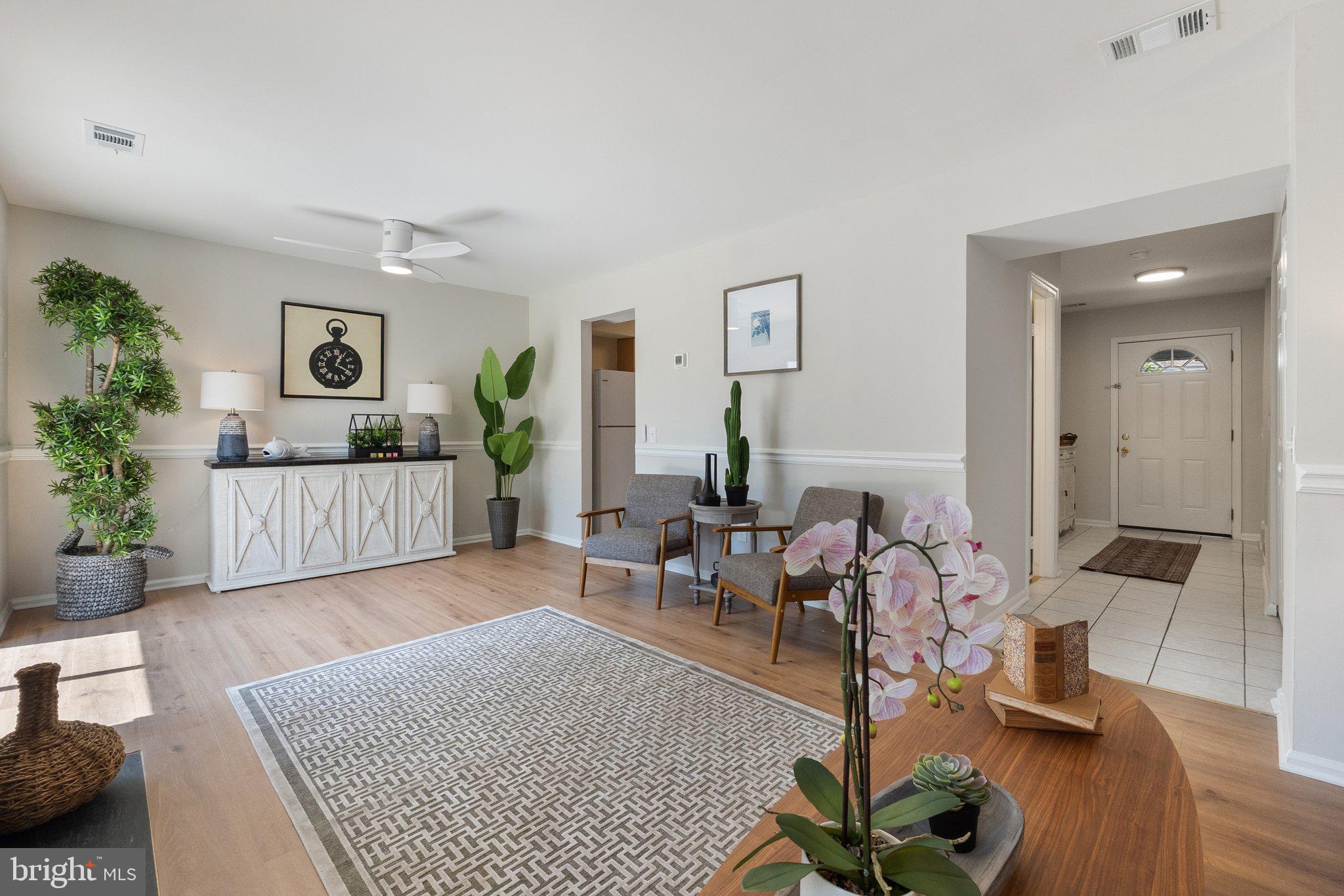 LONDON TOWN WEST - Residential