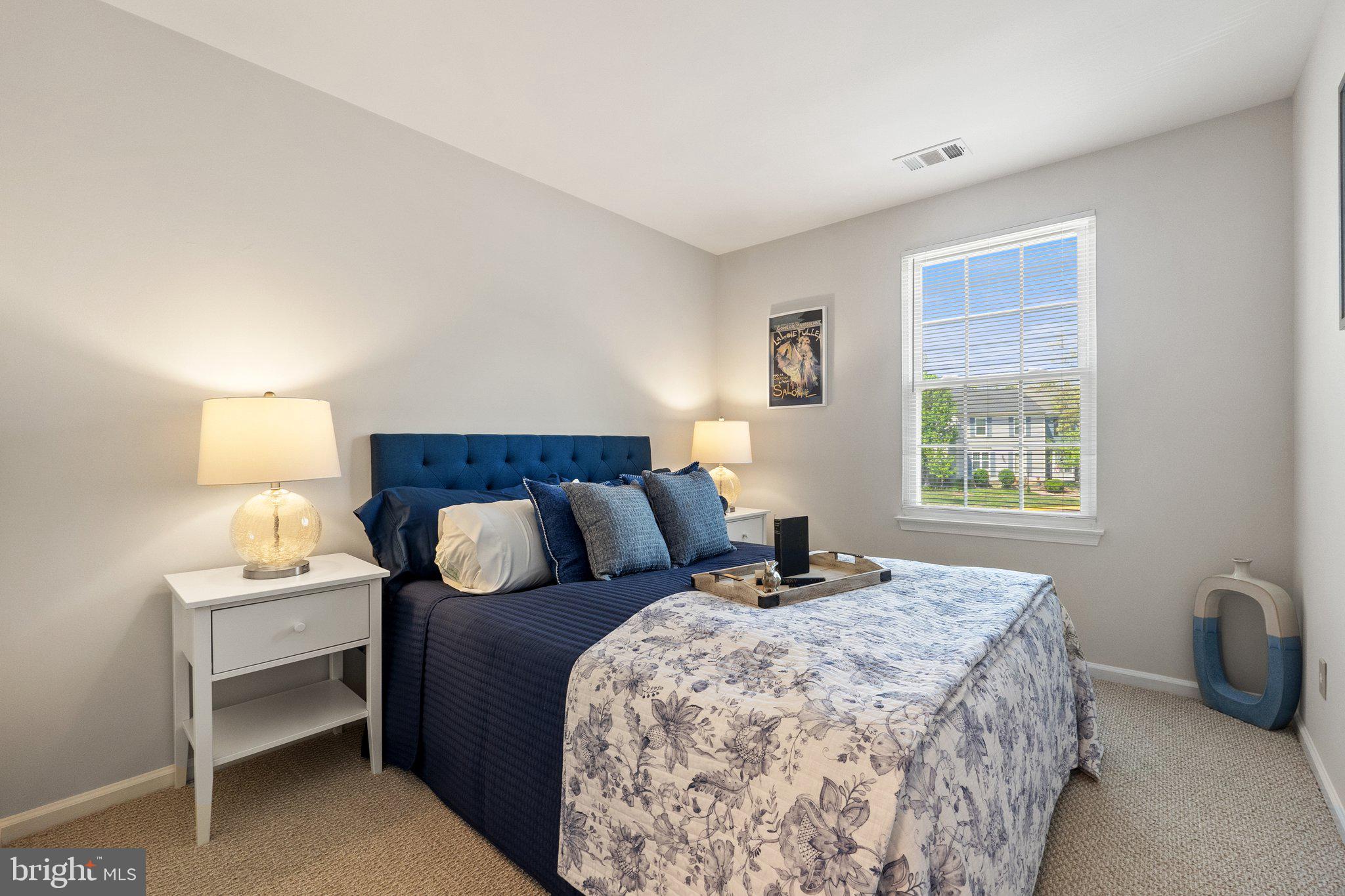 LONDON TOWN WEST - Residential