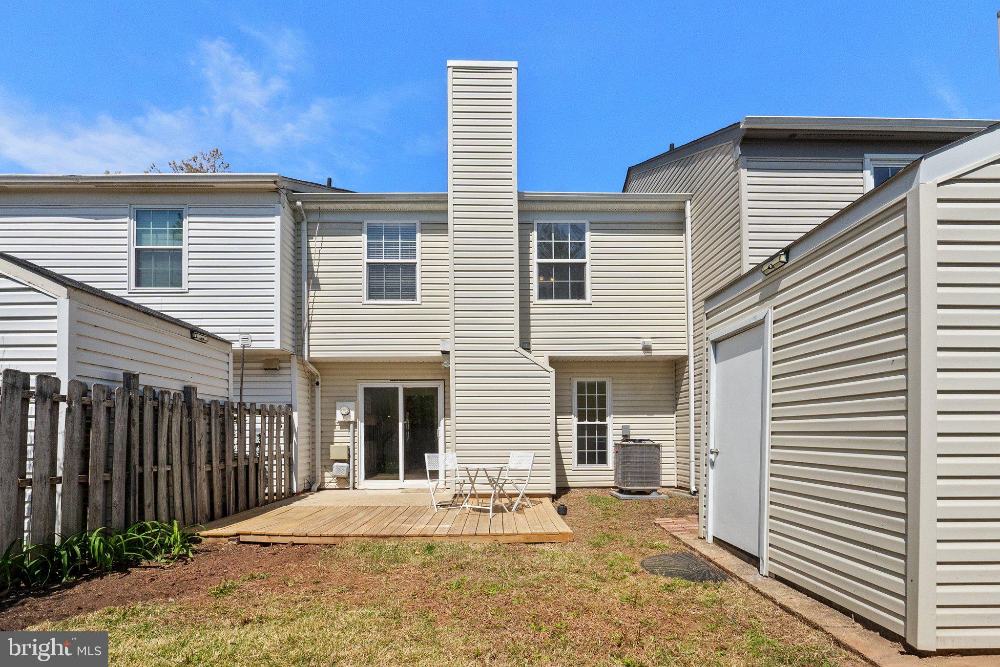 LONDON TOWN WEST - Residential