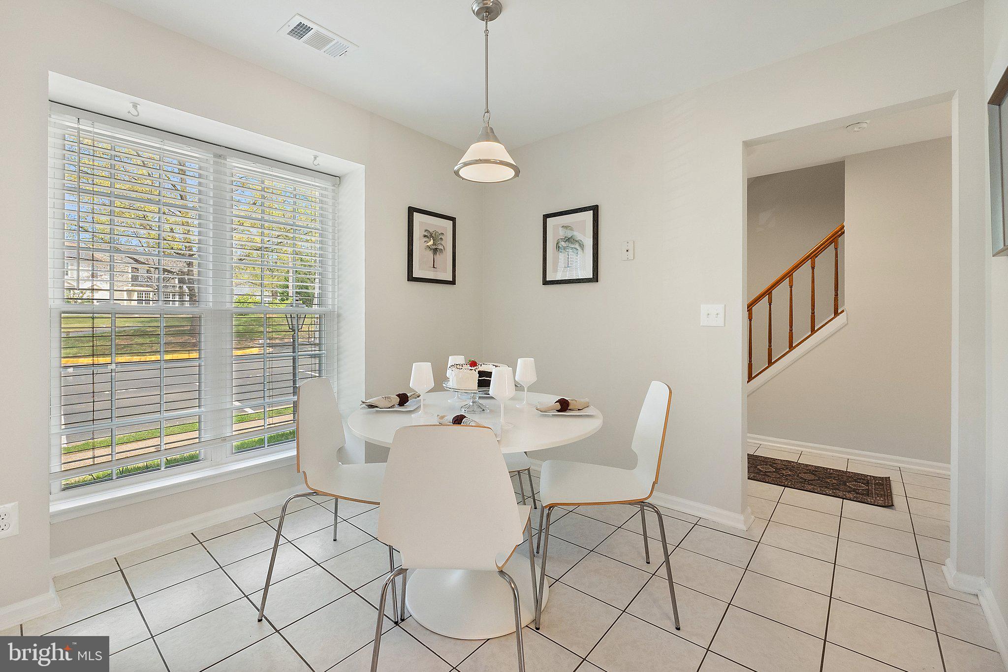 LONDON TOWN WEST - Residential