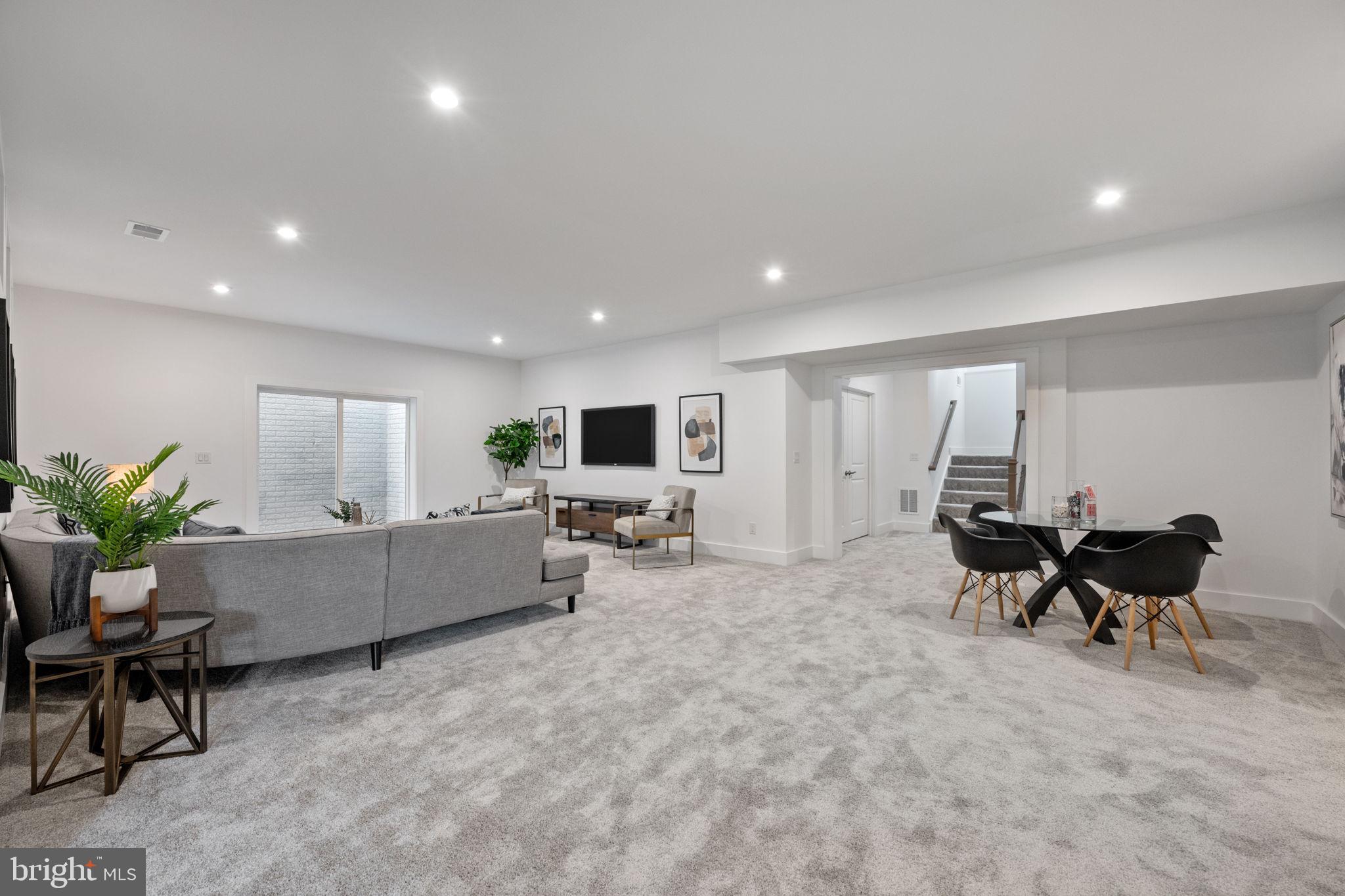 SPRING LAKE - Residential