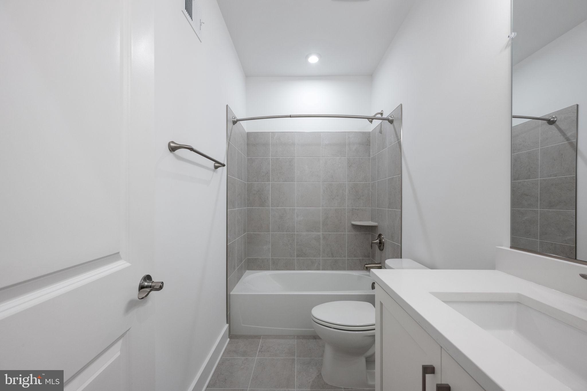 SPRING LAKE - Residential