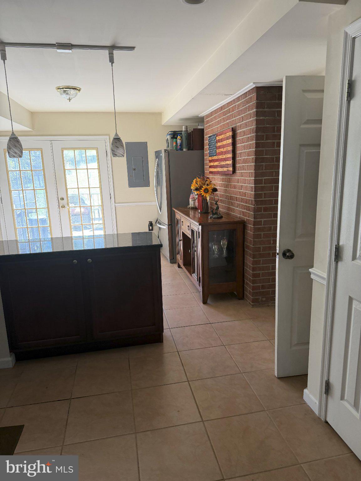 5710 OAKVIEW DRIVE