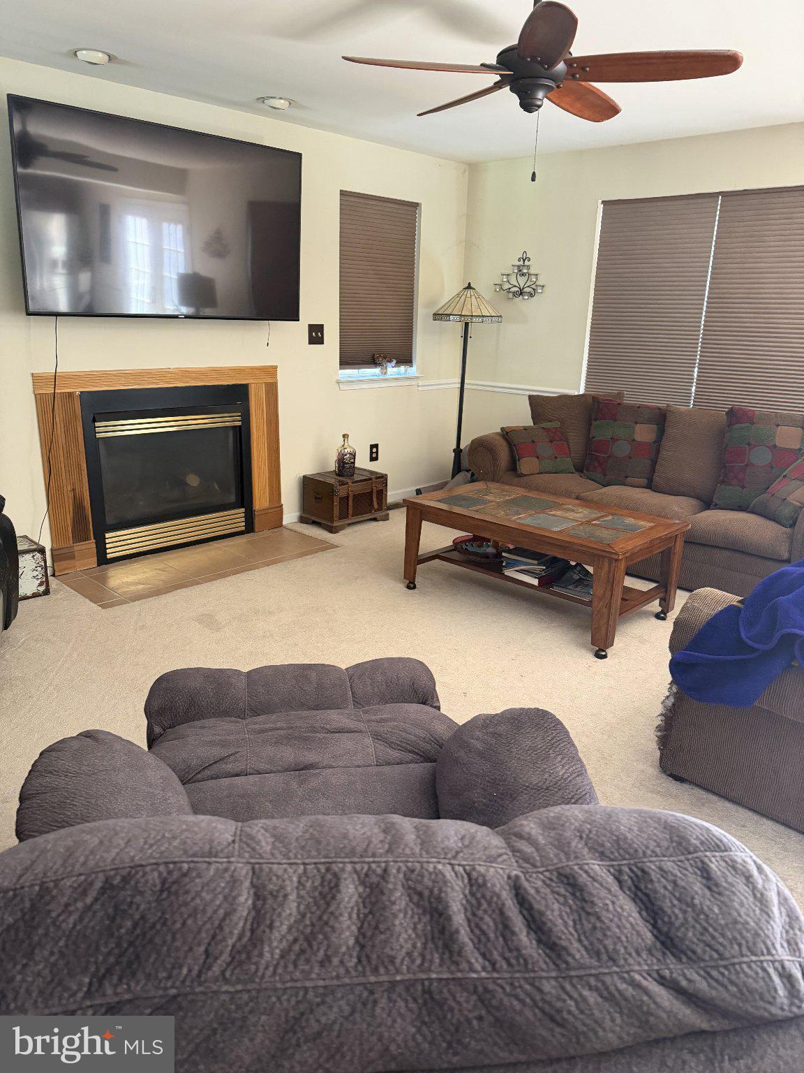 5710 OAKVIEW DRIVE