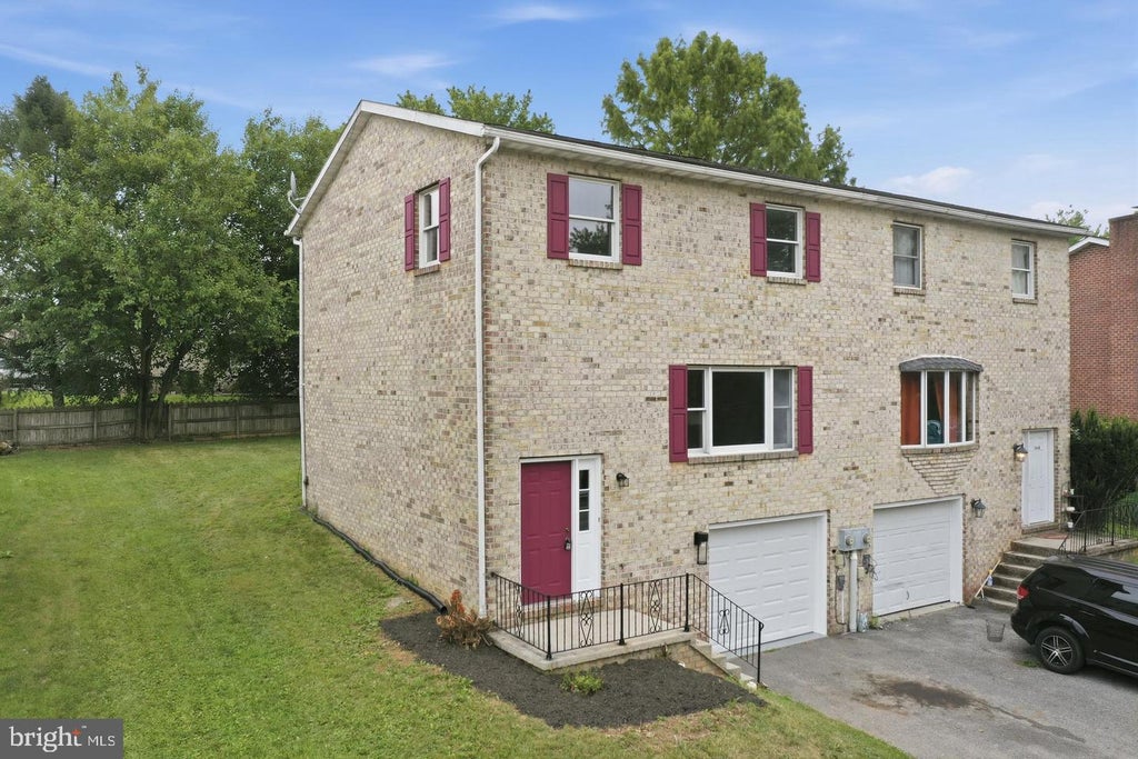 Photo of 1464 Hollywell Avenue, CHAMBERSBURG, PA 17201 (MLS # PAFL2037888)