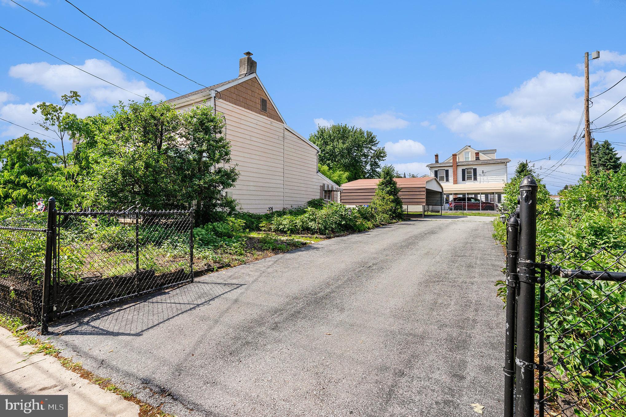 POTTSTOWN - Residential