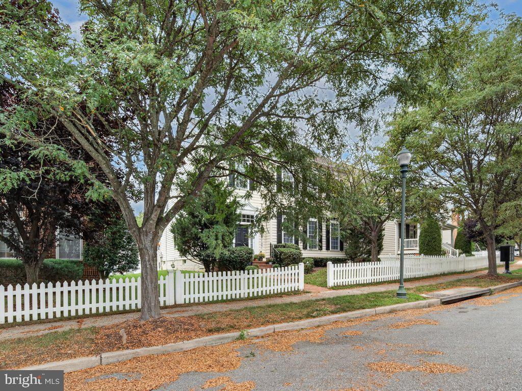 Photo of 12107 Magnolia Park Place, CLARKSBURG, MD 20871 (MLS # MDMC2254248)