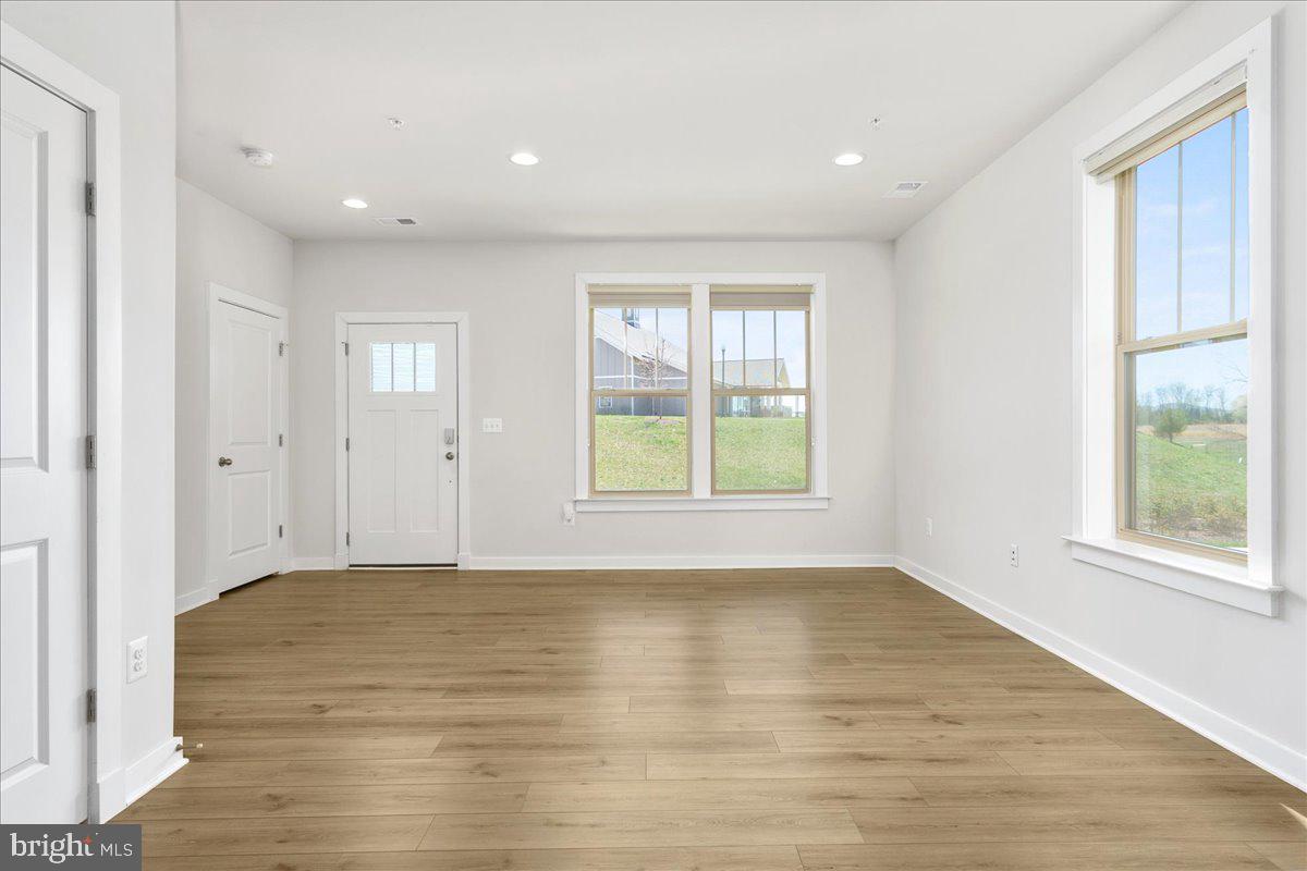 VILLAGES OF URBANA - Residential Lease