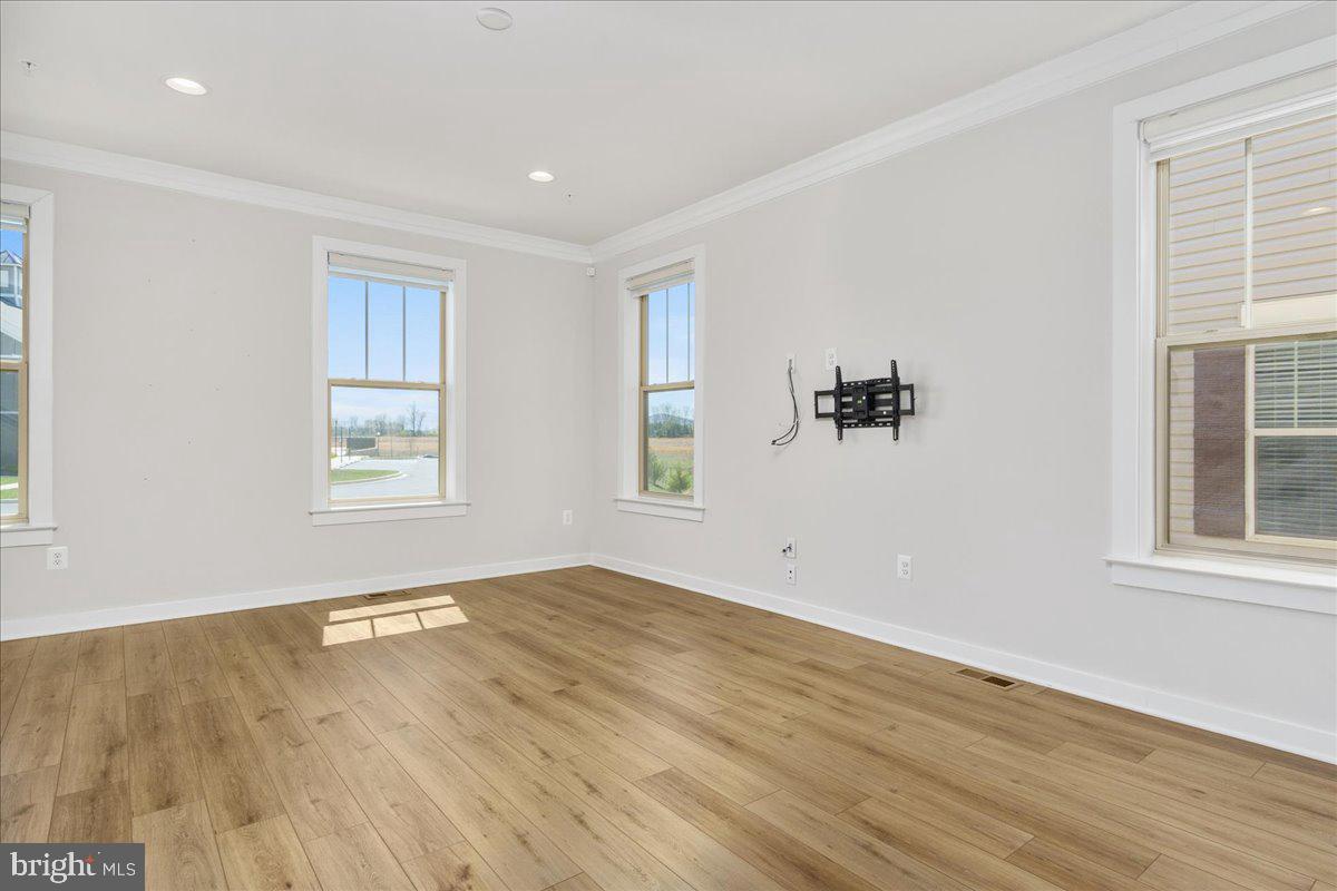 VILLAGES OF URBANA - Residential Lease