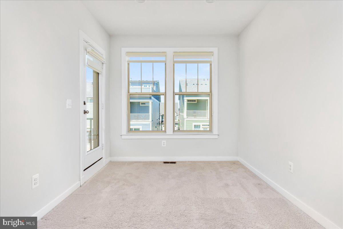 VILLAGES OF URBANA - Residential Lease