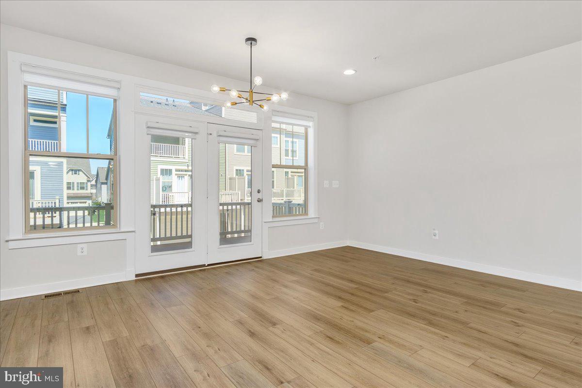 VILLAGES OF URBANA - Residential Lease