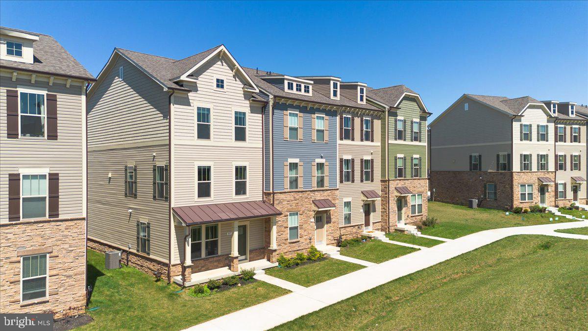 VILLAGES OF URBANA - Residential Lease
