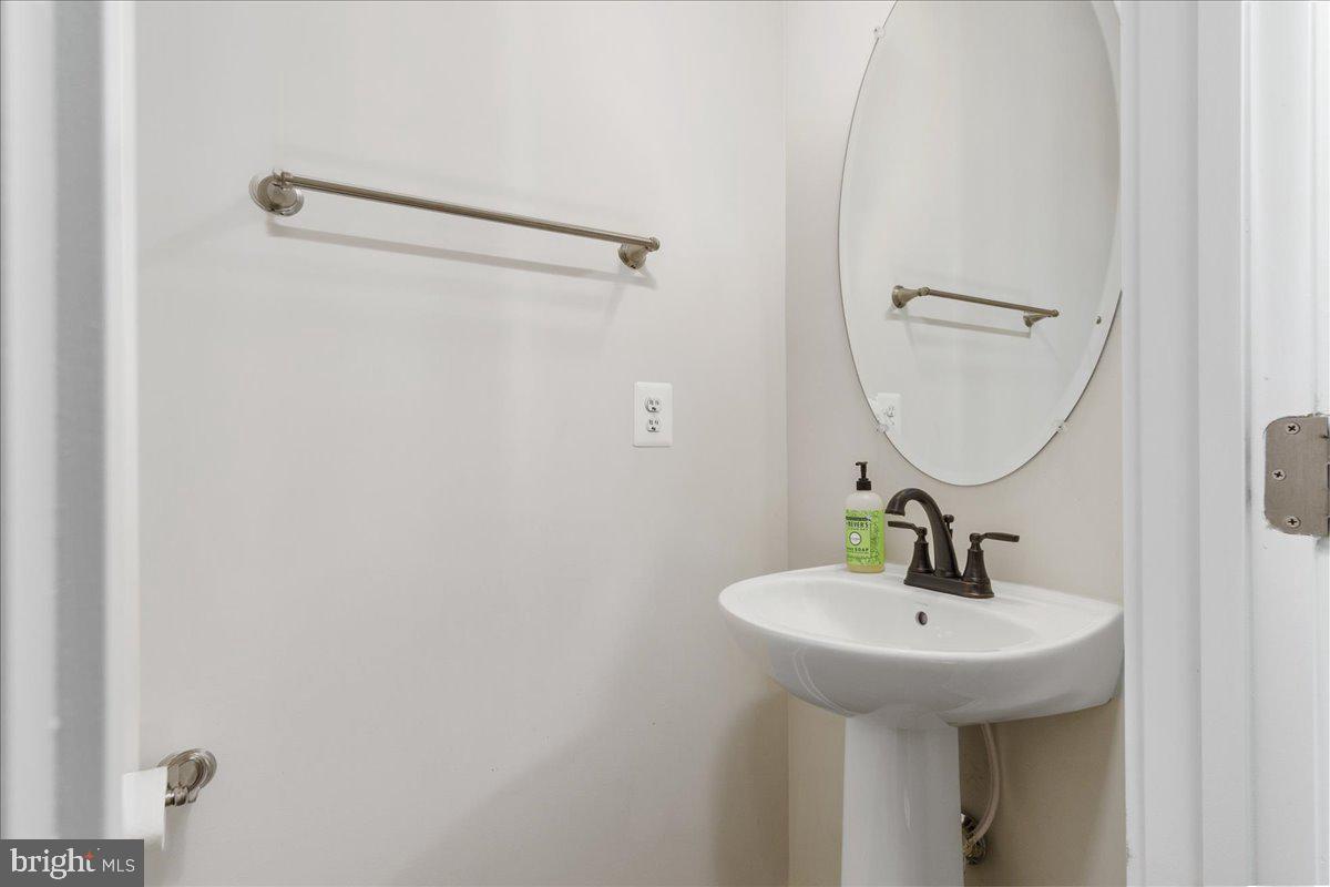 VILLAGES OF URBANA - Residential Lease