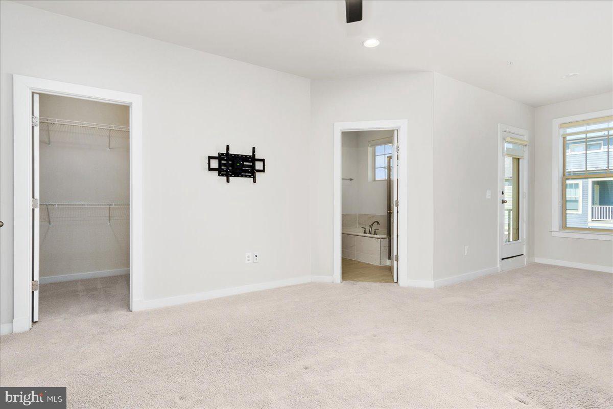 VILLAGES OF URBANA - Residential Lease