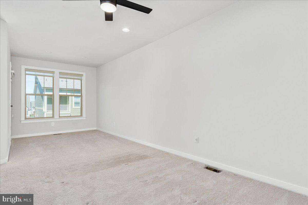 VILLAGES OF URBANA - Residential Lease