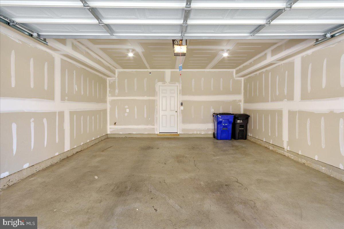 VILLAGES OF URBANA - Residential Lease