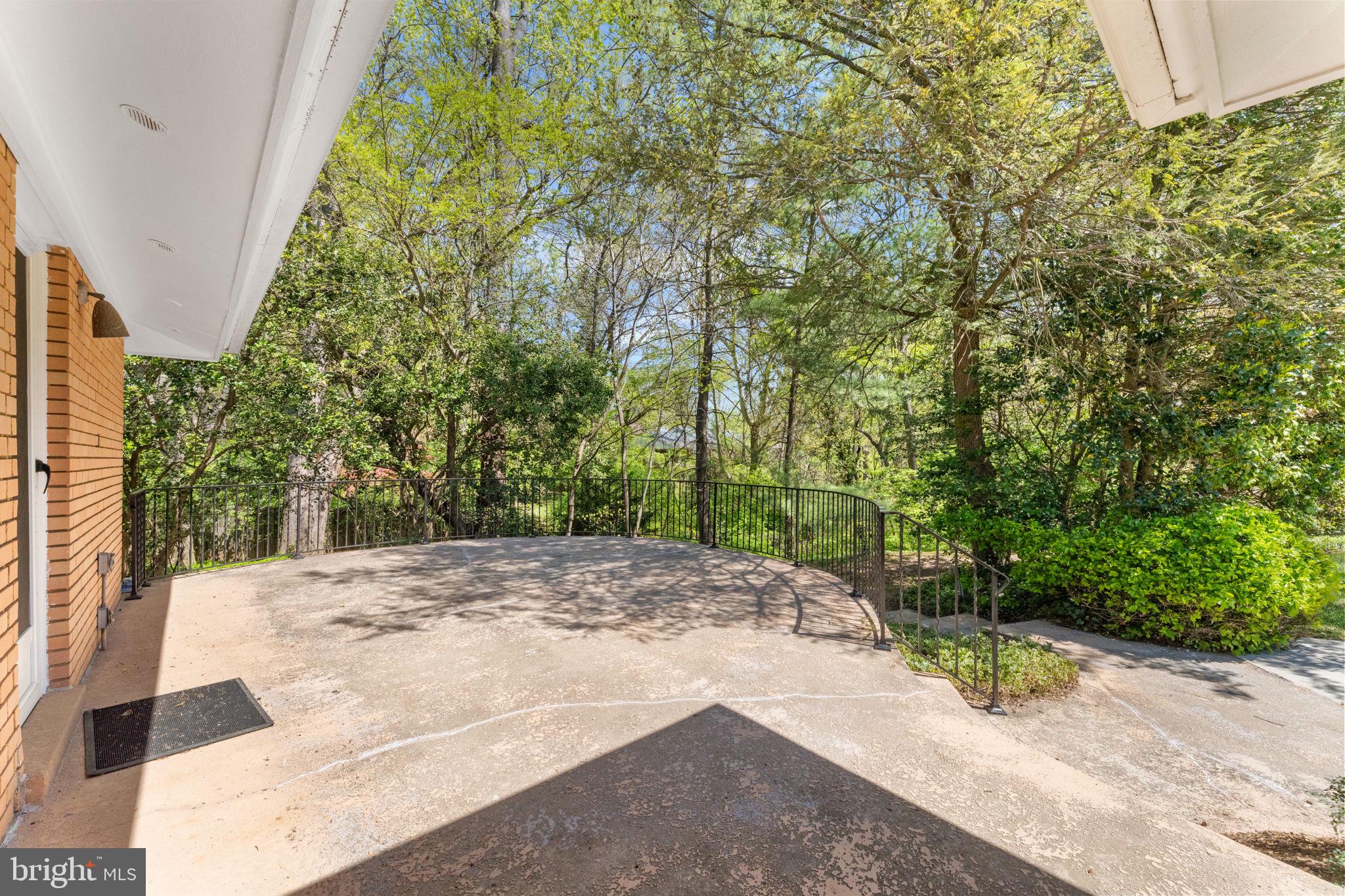 DOVER BALMORAL RIVERWOOD - Residential