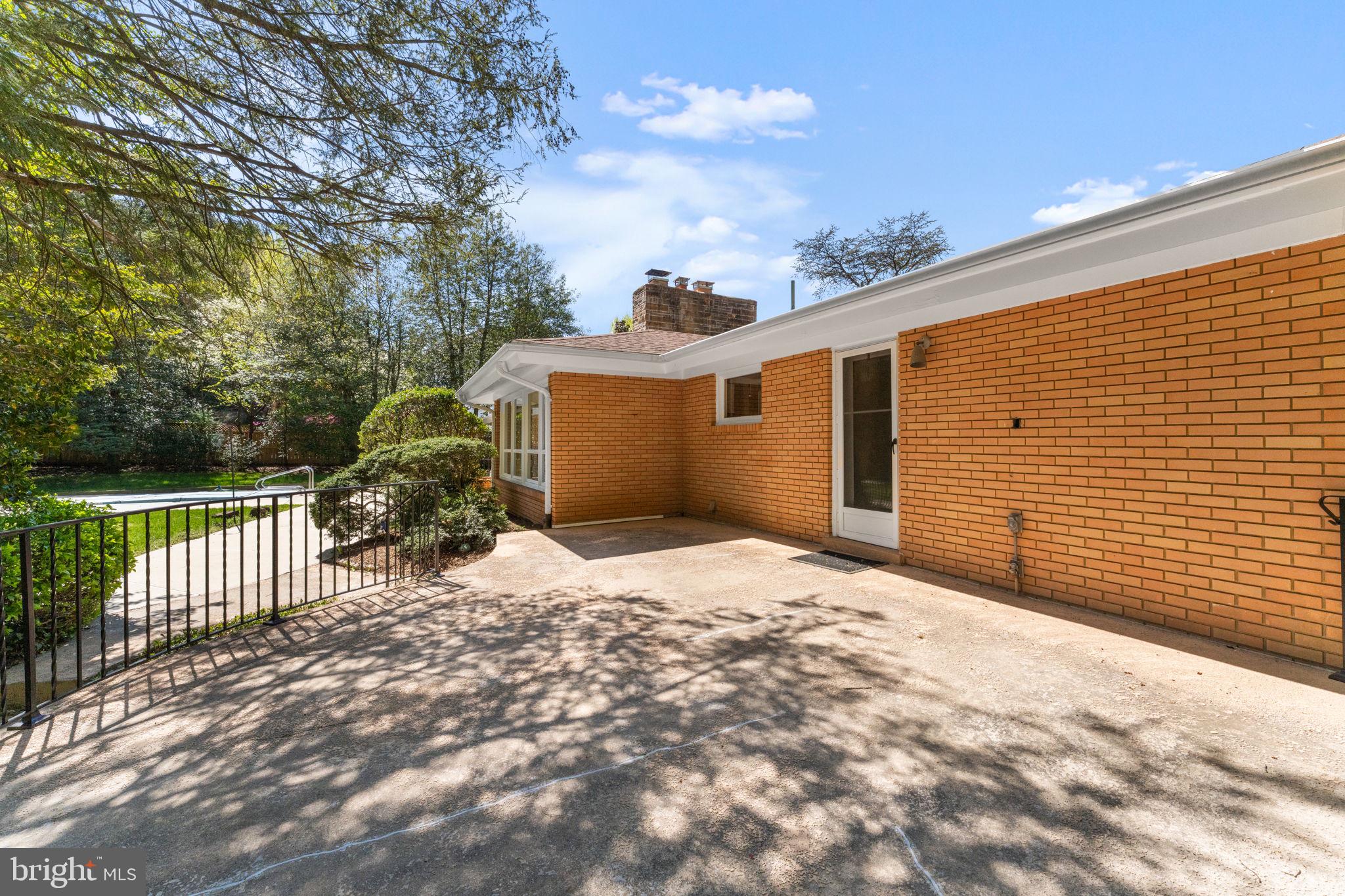 DOVER BALMORAL RIVERWOOD - Residential