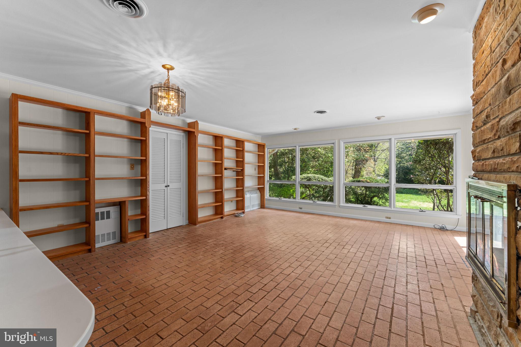 DOVER BALMORAL RIVERWOOD - Residential