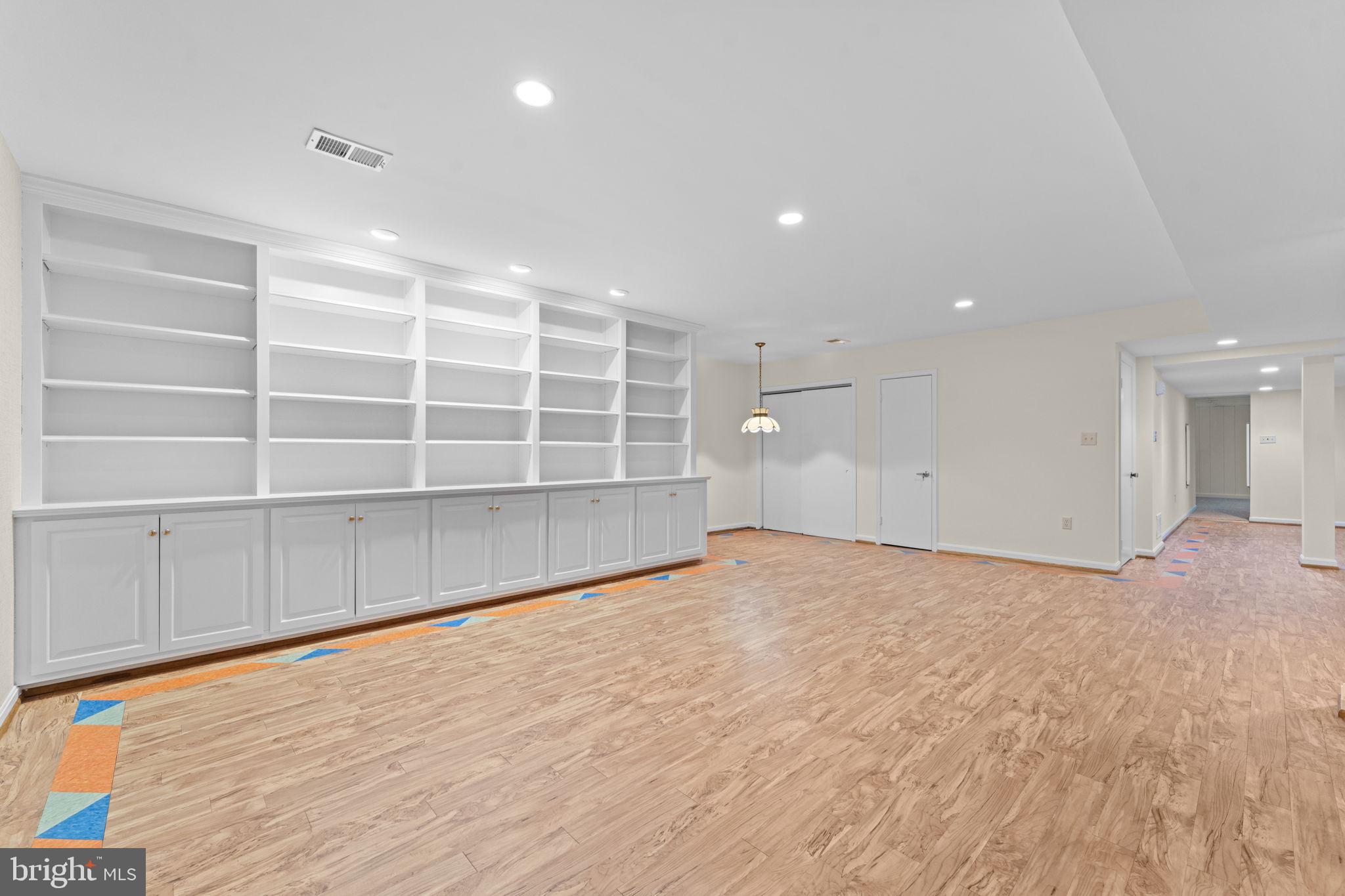 DOVER BALMORAL RIVERWOOD - Residential