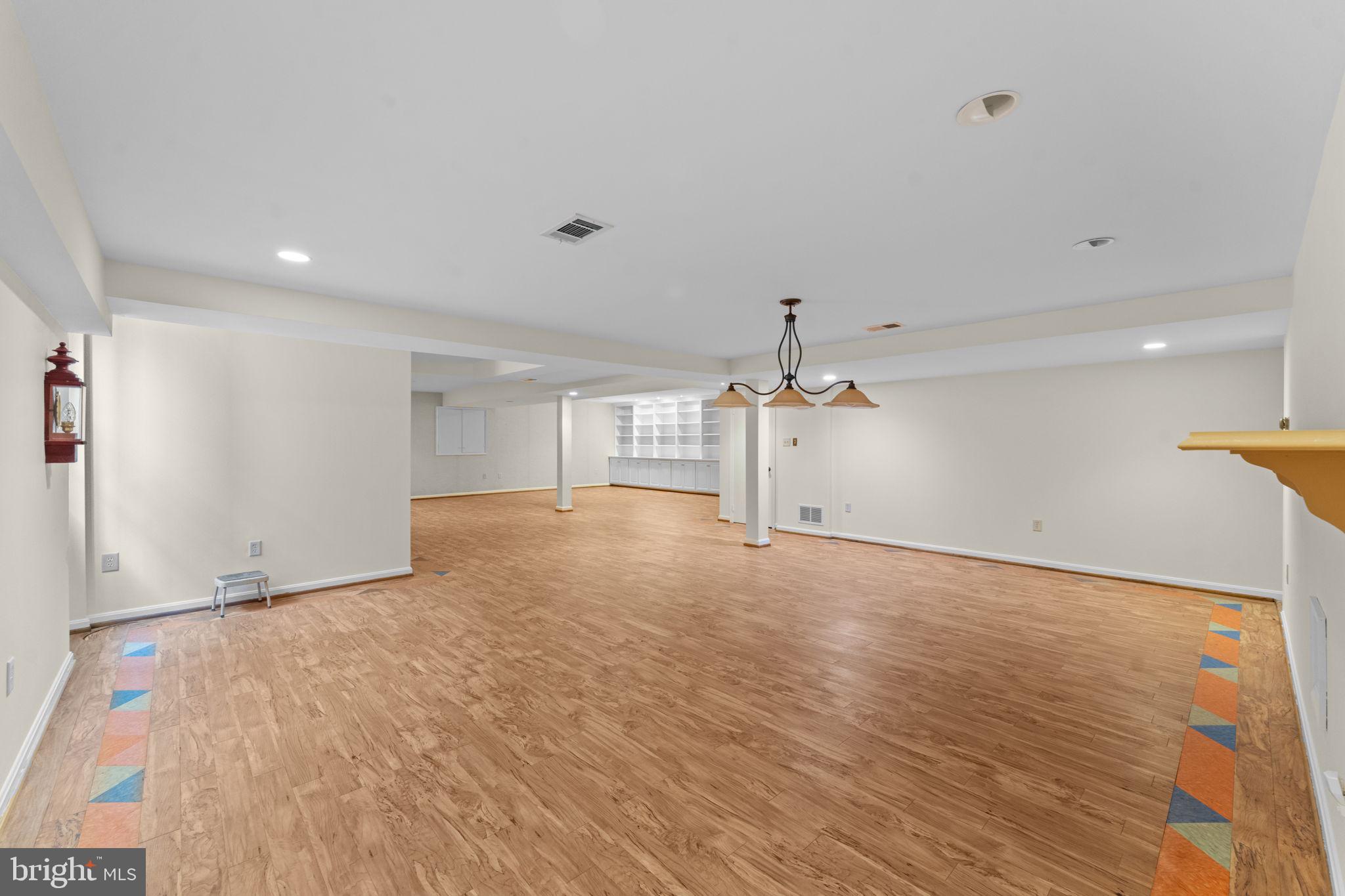 DOVER BALMORAL RIVERWOOD - Residential